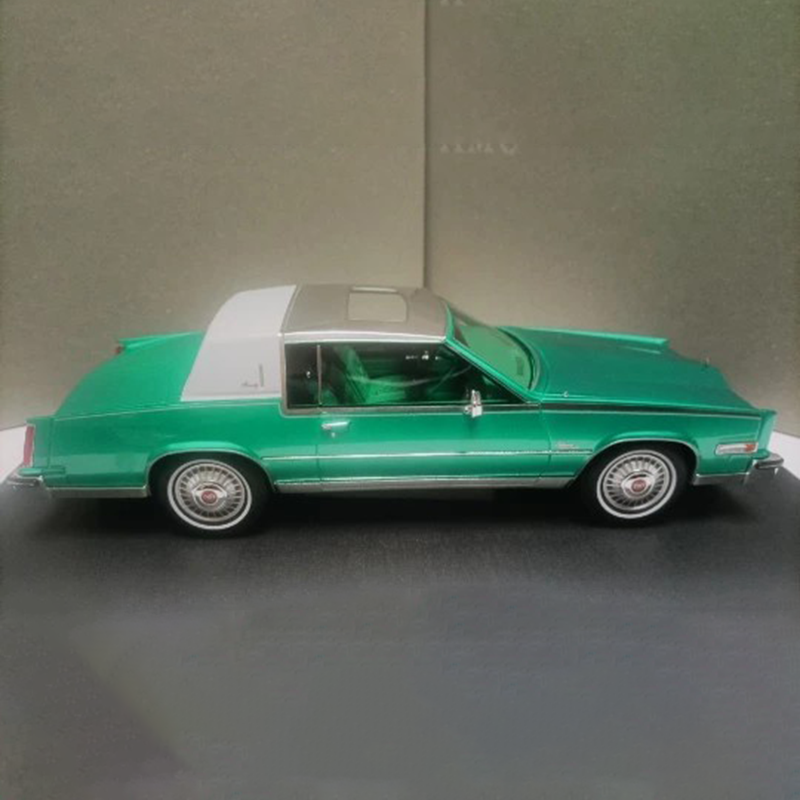 AMC 1:18 Cadillac Eldorado Biarritz 1980 Diecast Model