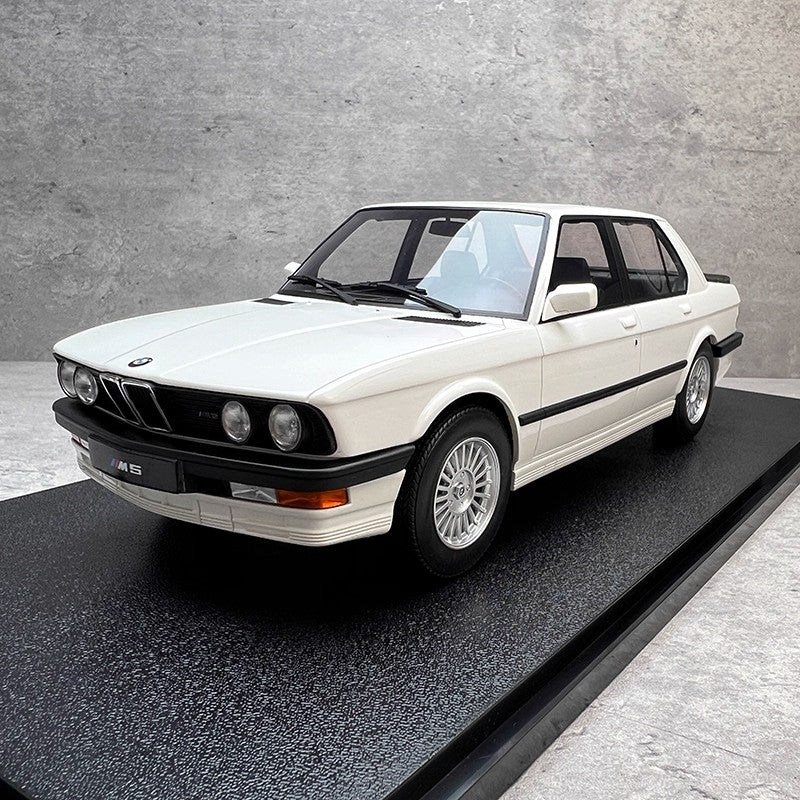 Qriginal 1:18 BMW M5 Resin Collectible Model Car