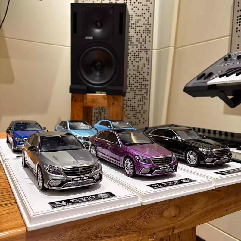 Vehicle Art 1:18 Mercedes-AMG S65 W222 Final Edition Resin Model