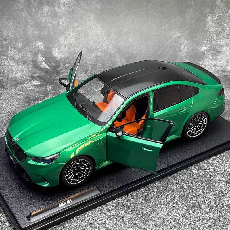 SOLIDO 1:18 BMW M5 M Isle of Man 2025 Alloy Diecast Model
