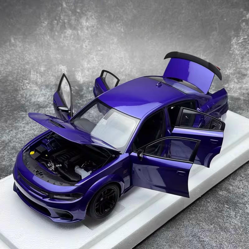 AUTOart 1:18 Dodge Charger Scat Pack Widebody Diecast Model