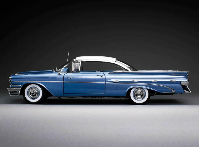 SunStar 1:18 1959 Pontiac Bonneville Platinum Edition Diecast Model