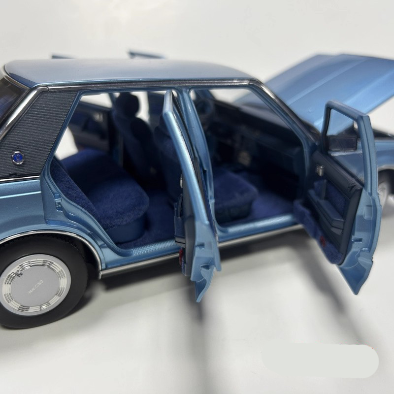 Xiao Guang 1:18 Toyota Crown MS122 Diecast Model Car