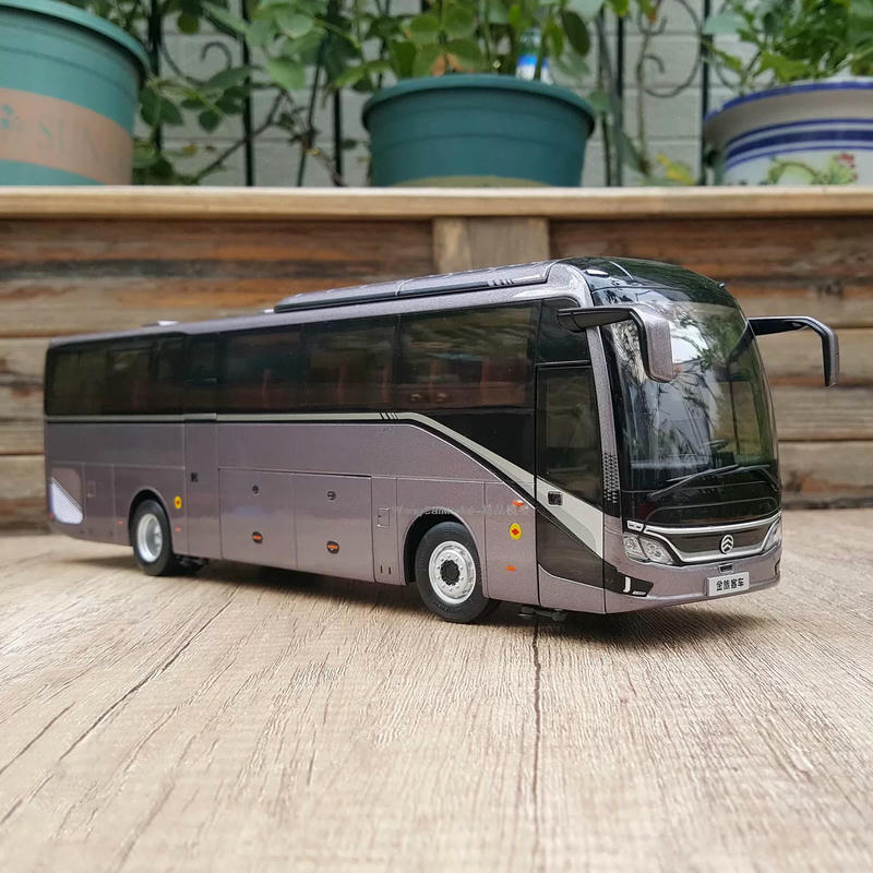 Golden Dragon Qiantu GC12 1:38 Alloy Model Bus