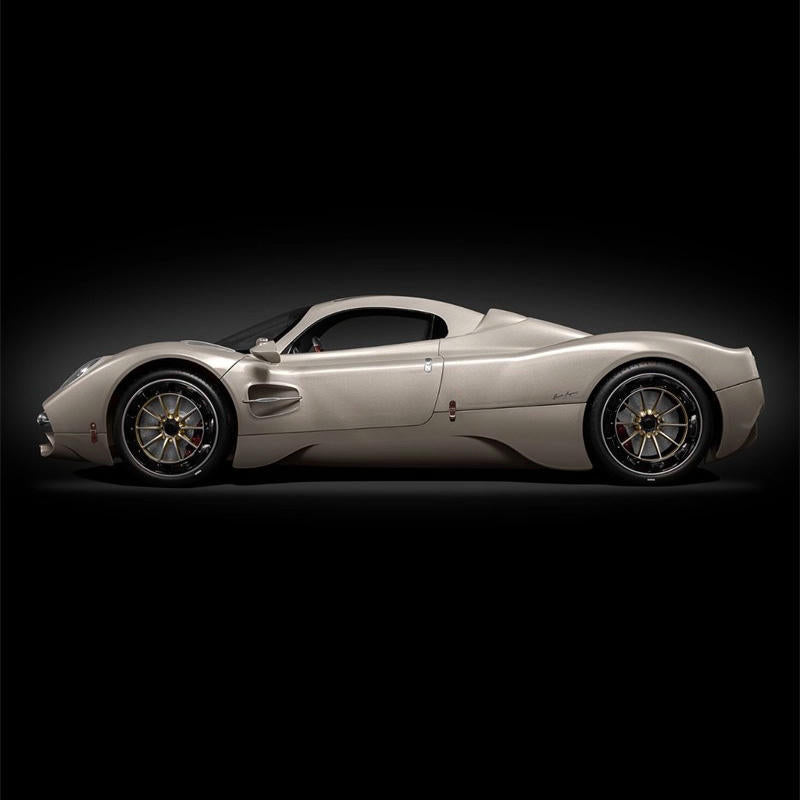 Pocher 1:8 Pagani Utopia Assembly Car