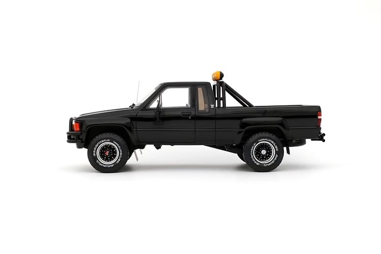 Pre-sale OTTO 1:18 Toyota HILUX SR5 Bright Black Resin Model – Limited Edition of 2,500 Units(OT481