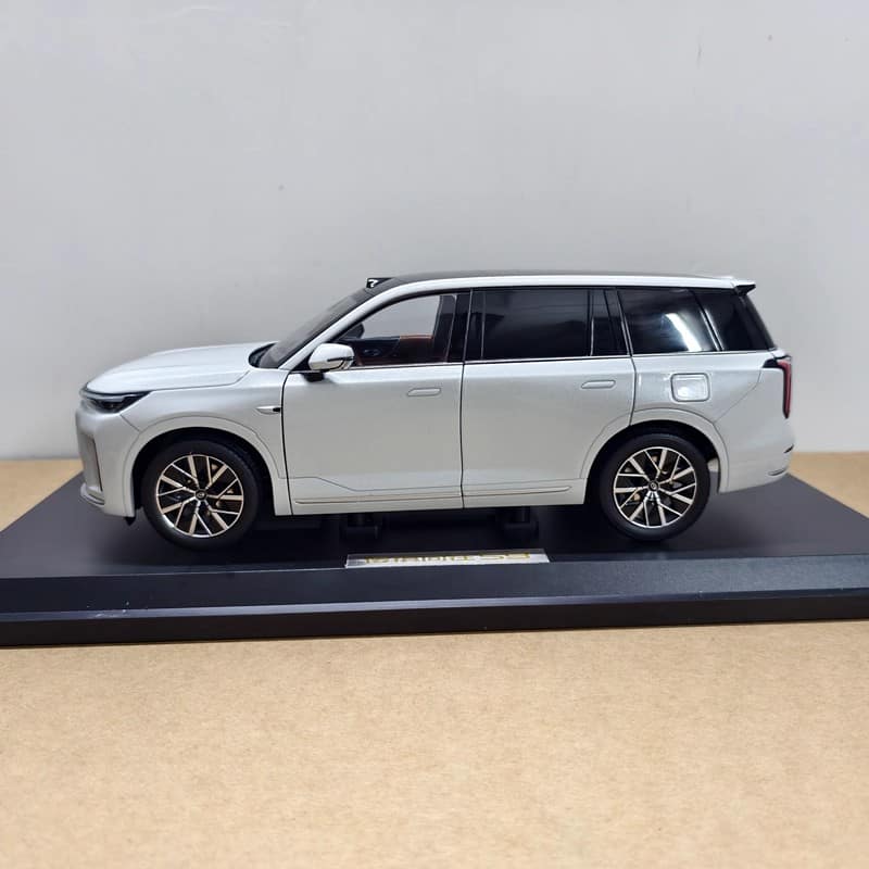 OEM GAC Trumpchi S9 1:18 Diecast Model Car