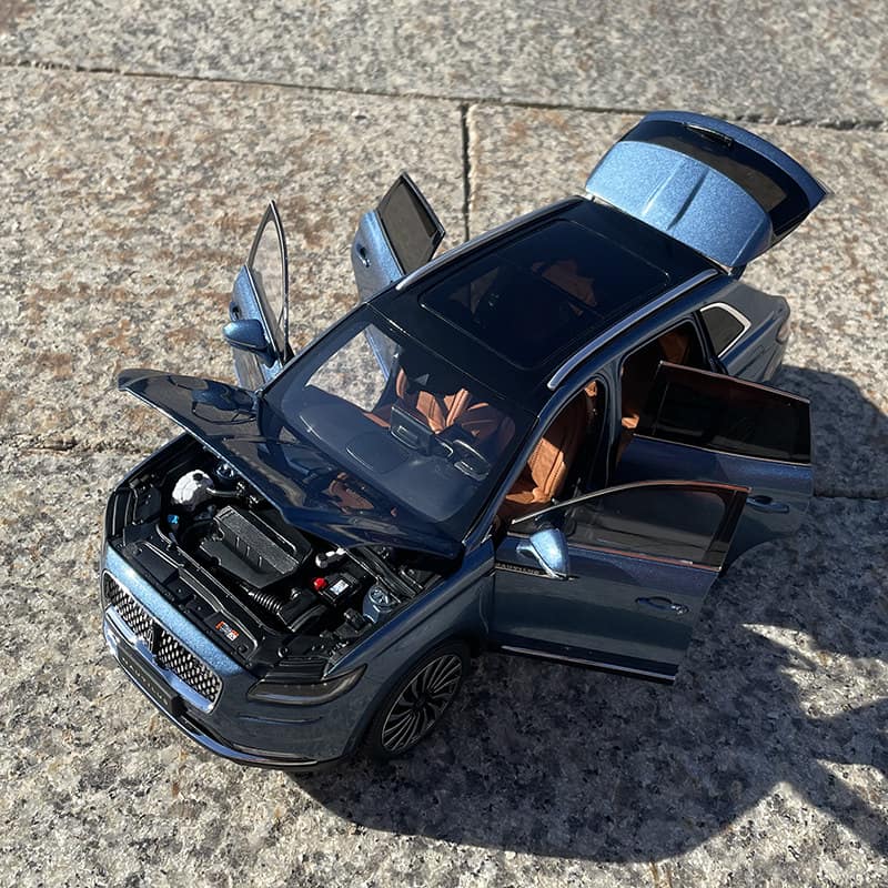 Original Factory 1:18 Lincoln Navigator Diecast Model