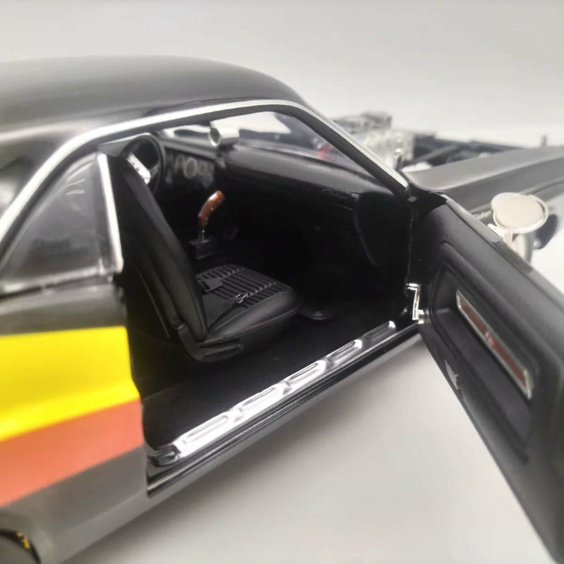 ACME 1970 Dodge Challenger 1:18 Diecast Model Car