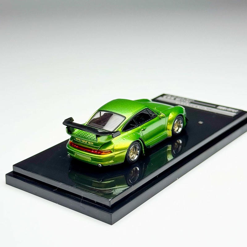 MotorHelix 1:64 Porsche RWB 993 Diecast Model