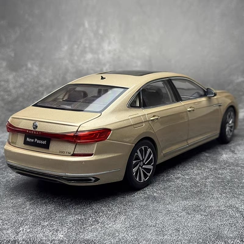 SAIC 1:18 Volkswagen Passat 2019 Sedan Alloy Diecast Model Car