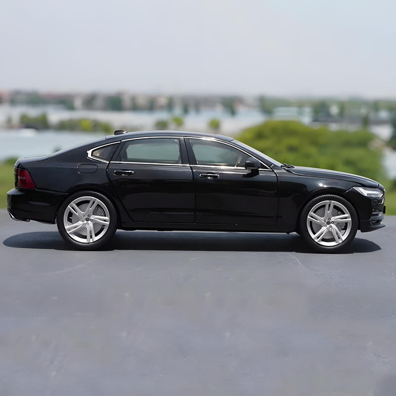 OEM 1:18 S90 Luxury Sedan Diecast Model