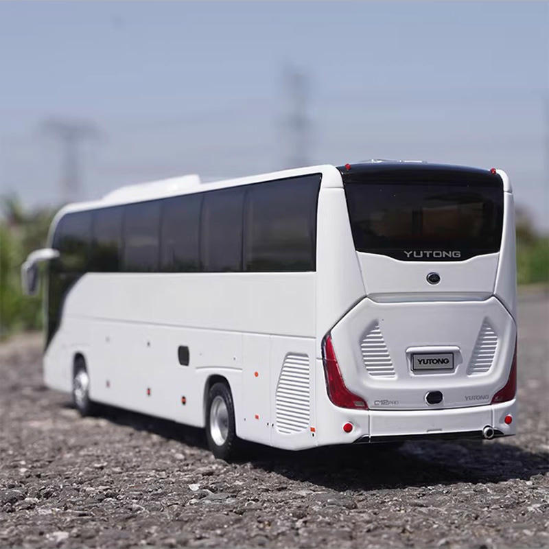 1:42 Yutong C12PRO Bus Diecast Opening Model