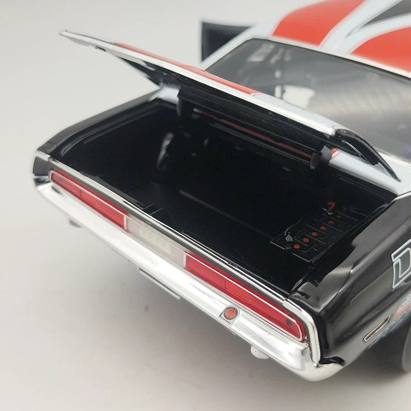 ACME 1:18 1970 Dodge Challenger Dick Landy Diecast Model