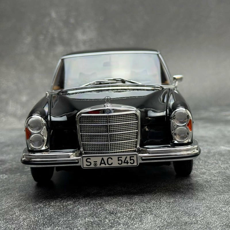 Norev 1:18 Mercedes-Benz 280 SE 1968 (W108) Diecast Model – 183762