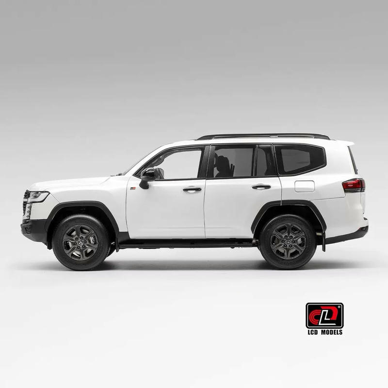 LCD 1:18 Toyota Land Cruiser 300 GR Sport Diecast Model