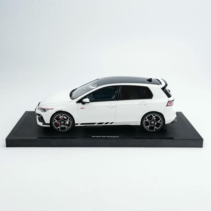 OTTO 1:18 Volkswagen Golf Mk8 GTI Resin Model