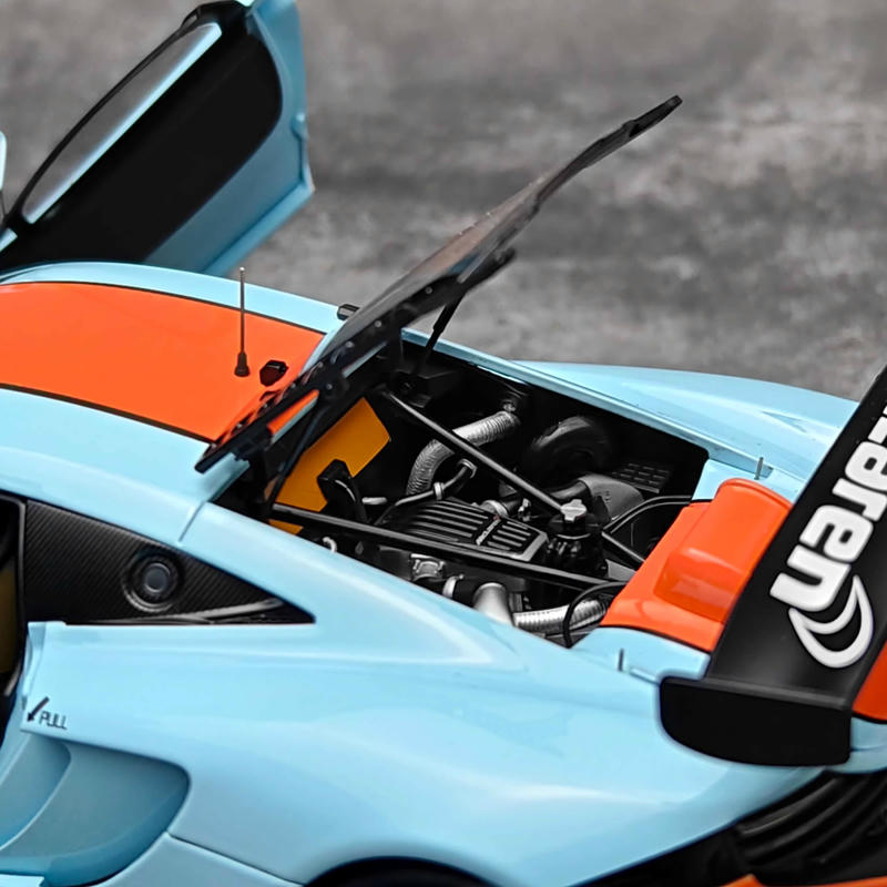 AUTOart 1:18 McLaren MP4-12C GT3 Diecast Model