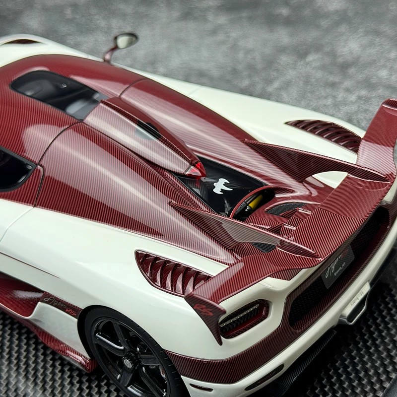 VMB 1:18 Koenigsegg Agera RS Resin Model – White / Red