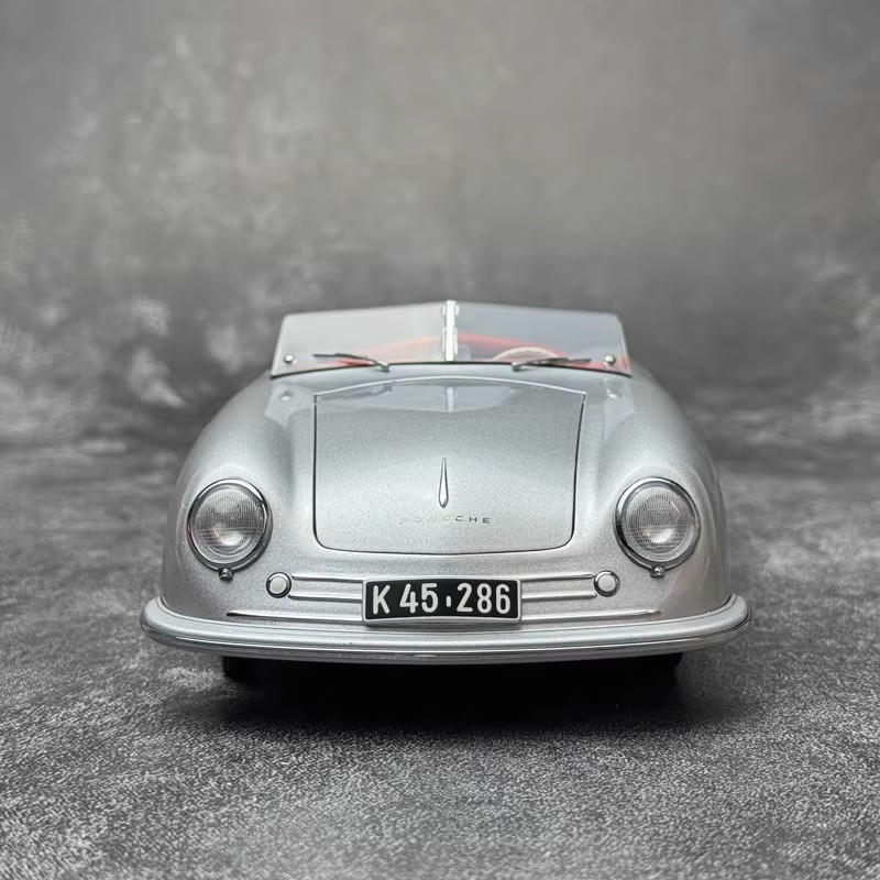 AUTO art Porsche356 NR.1 1/18シルバー 1948 1948 PORSCHE 356 NUMBER 1 CONVERTIBLE REVISED SILVER 1:18 by