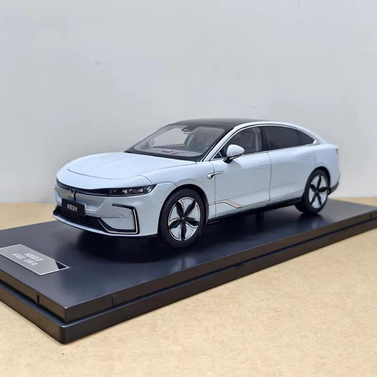 Original 1:18 Dongfeng Voyah Zhuiguang EV Sedan Alloy Diecast Model