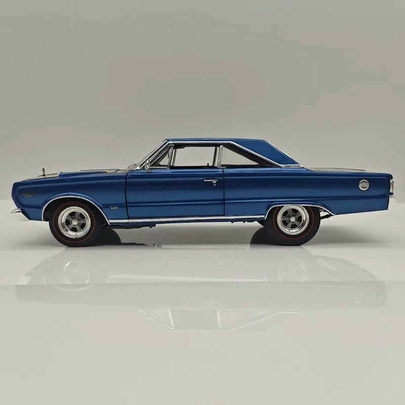 ACME 1967 Plymouth Belvedere GTX 426 HEMI 1:18 Diecast Model Car