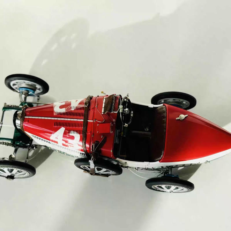 CMC 1:18 Bugatti Type 35 red & white Diecast Model #43