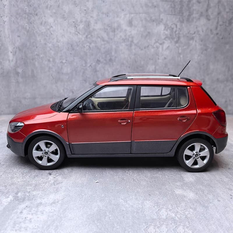 Original 1:18 Shanghai Volkswagen Skoda New Fabia Diecast Model Car