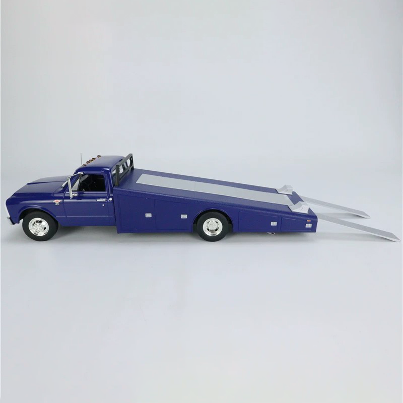 ACME 1:18 1967 Chevrolet C-30 Ramp Truck Diecast Model