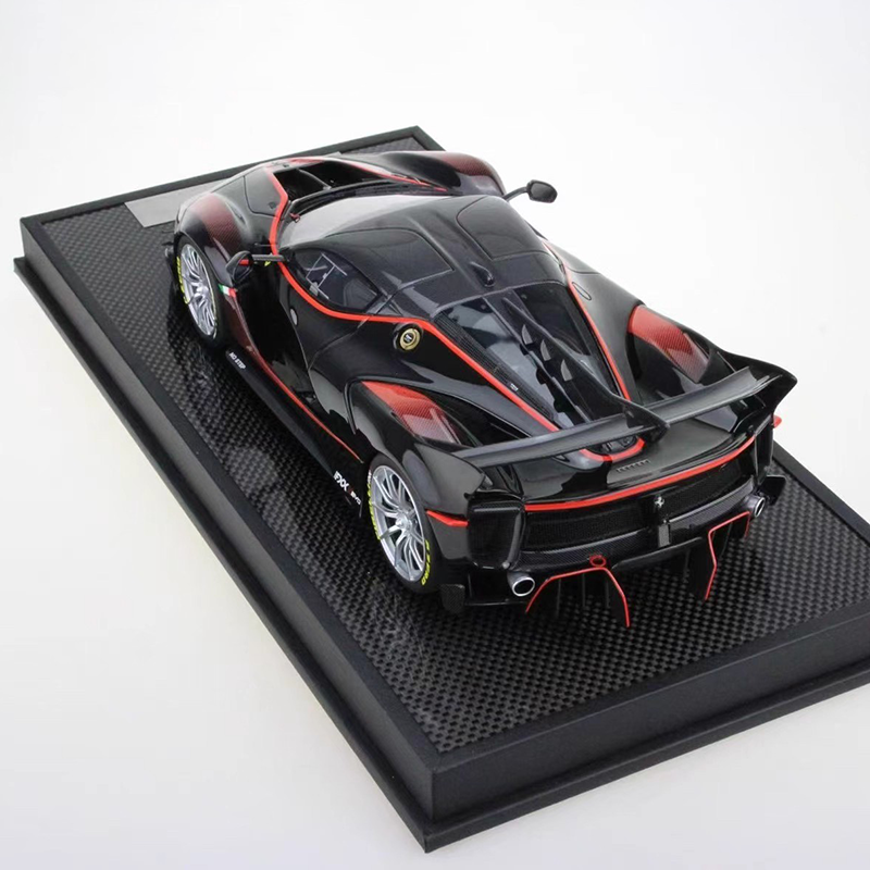 Runner Ferrari FXX K Evo 1:18 Resin Model Car