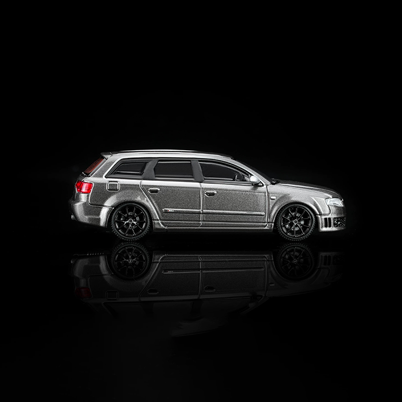 MOTORHELIX MH 1:64 Audi RS4 (B7) 2005 Diecast Model
