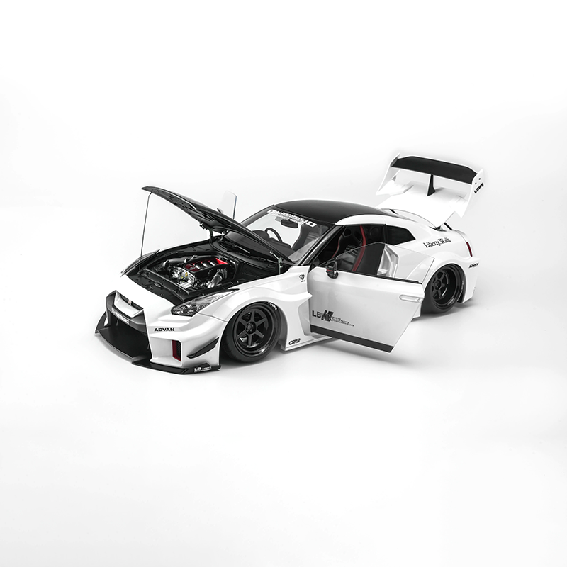 MotorHelix 1:18 Nissan GT-R R35 35GT-RR Widebody Diecast Model Car – Premium JDM