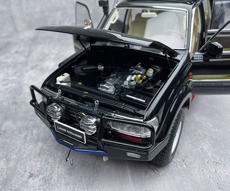 Kengfai Toyota Land Cruiser LC80 1:18 Alloy Diecast Model Car
