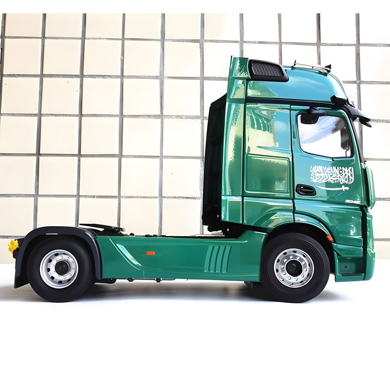 NZG 1:18 Mercedes-Benz Actros GigaSpace 4×2 Middle East Green Diecast Model