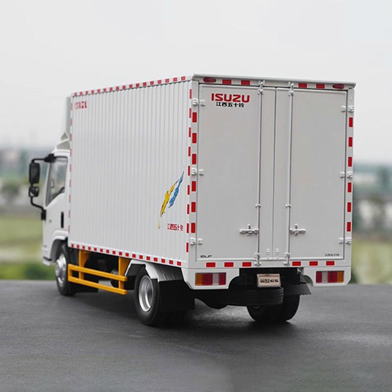 Original 1:18 Isuzu ES Diecast Model Car