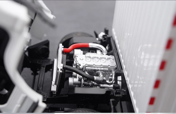 Original 1:18 Isuzu ES Diecast Model Car