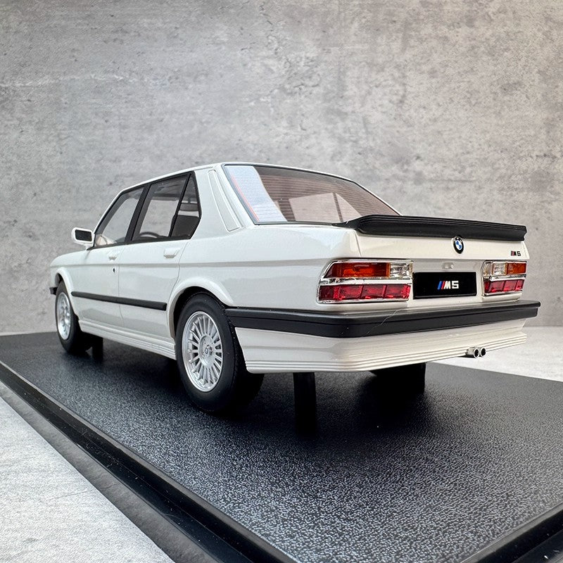 Qriginal 1:18 BMW M5 Resin Collectible Model Car