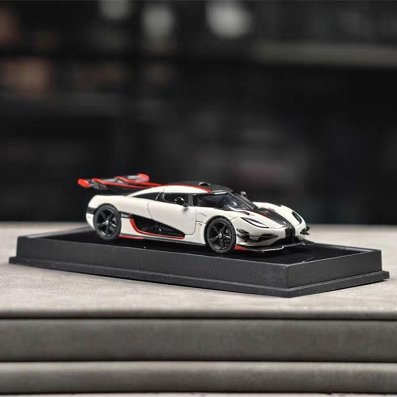 AUTOart 1:64 Koenigsegg One:1 Resin Model