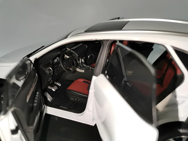 Lexus NX200T 1:18 Diecast SUV Model Car