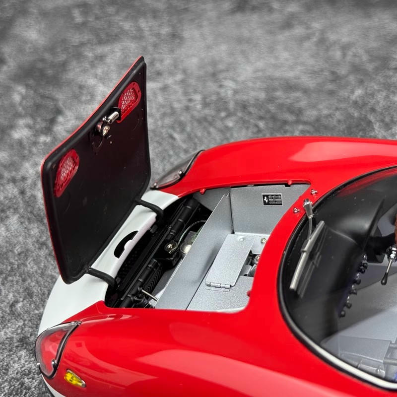 CMC 1:18 Ferrari 250 LM Diecast Model- #8, #26 – YX car model