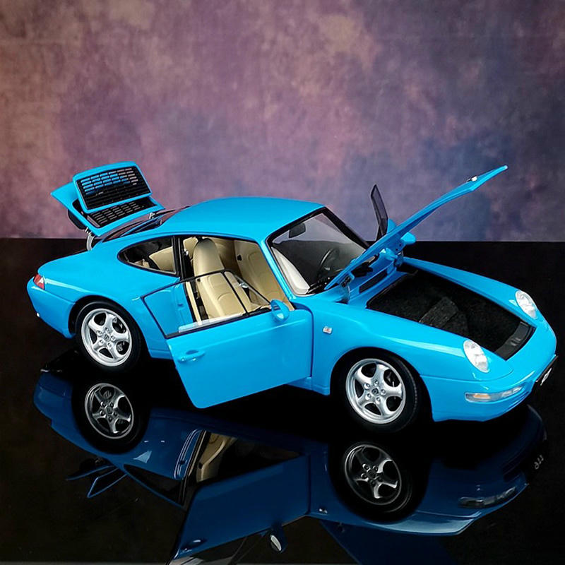 AUTOart 1:18 Porsche 911 (993) Carrera Diecast Car Model