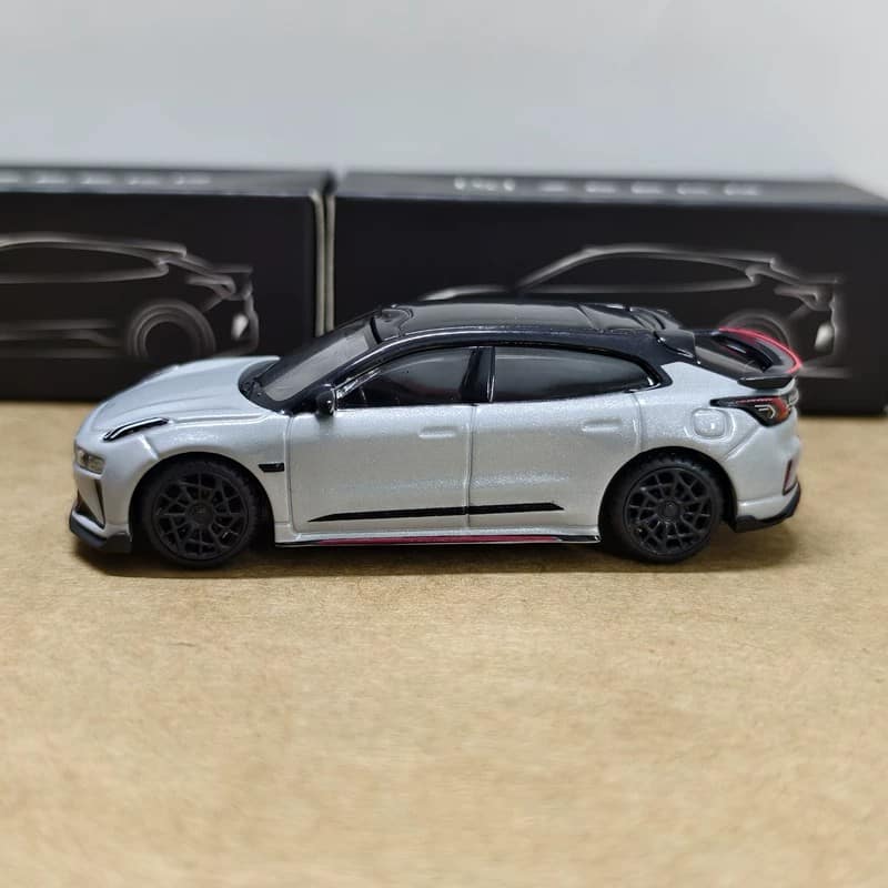 Official 1:64 ZEEKR 001 FR Diecast Model Car – Geely Electric Performance Sedan Alloy Collectible