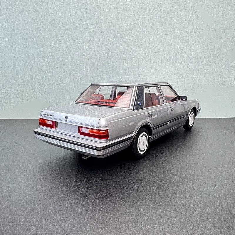 Xiaoguang 1:18 Toyota Crown M122 Alloy Diecast Model Car