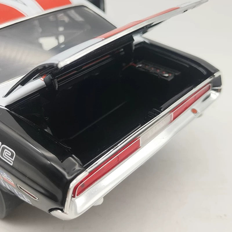 ACME 1:18 1970 Dodge Challenger Dick Landy Diecast Model – YX car