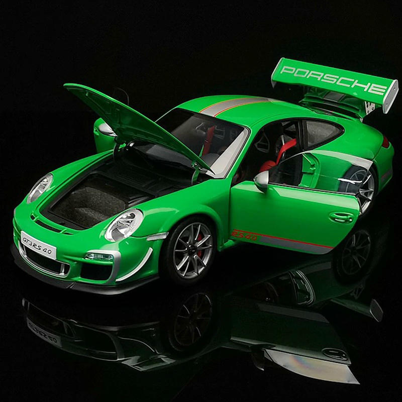 AUTOart 1:18 Porsche 911 GT3 RS 4.0 Diecast Model Car – Green