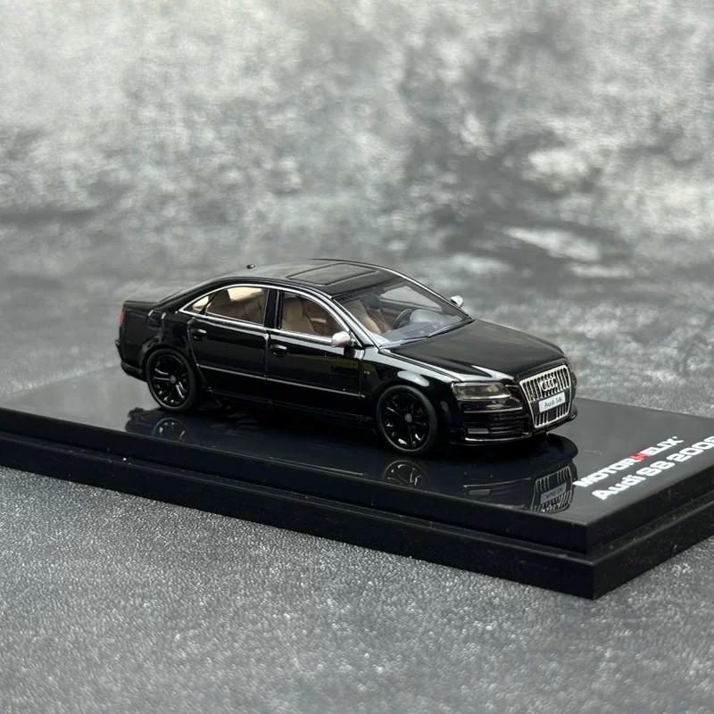 MotorHelix 1:64 Audi S8 (D3) 2008 Diecast Model
