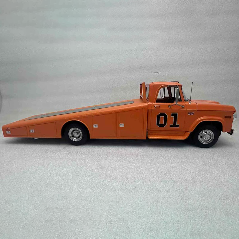 ACME 1:18 1970 Dodge D-300 Ramp Truck Diecast Model