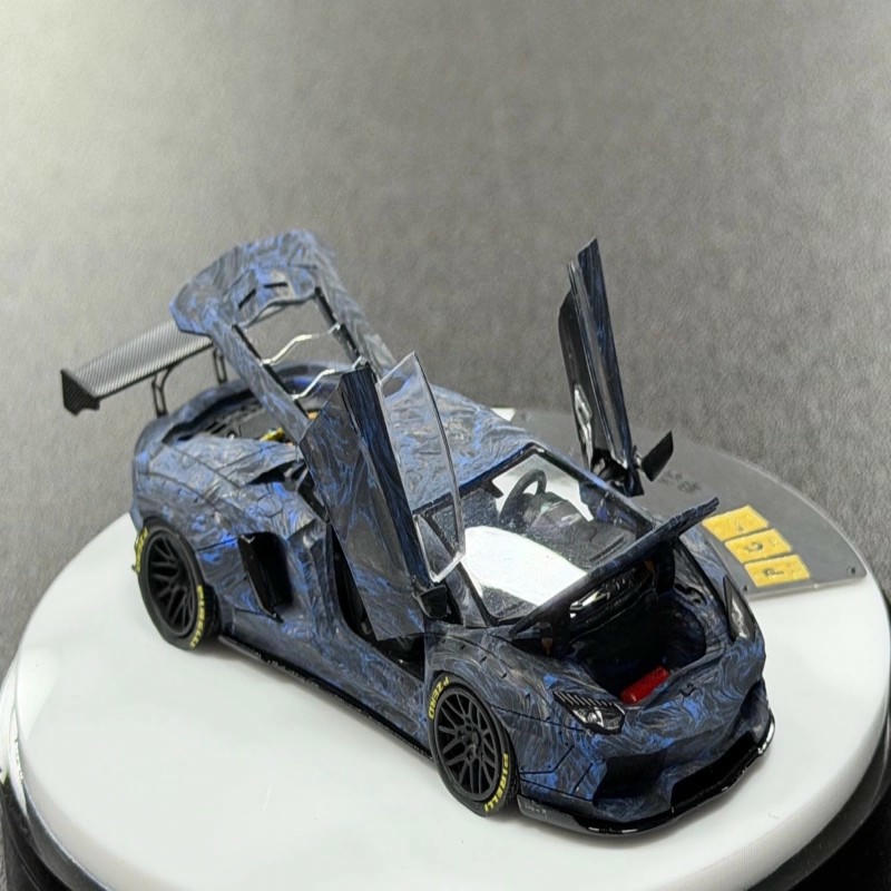 PGM 1:64 LBWK LP700-4 Diecast Model