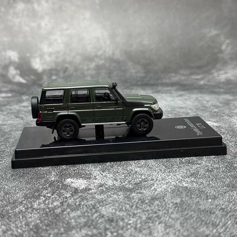 PARA 1:64 Toyota Land Cruiser 76 2014 Diecast Model Car