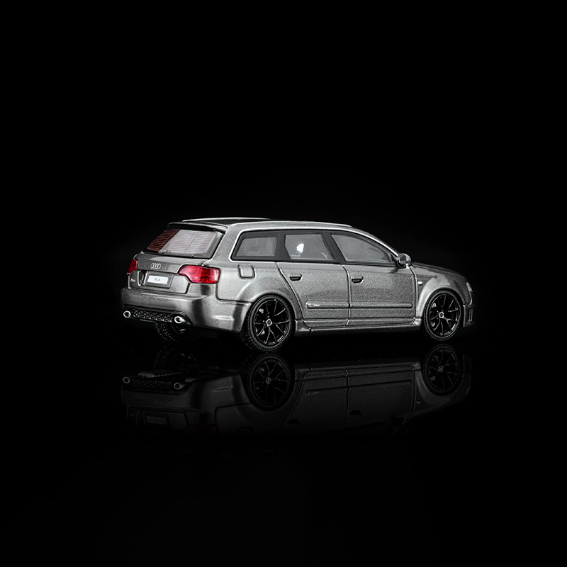 MOTORHELIX MH 1:64 Audi RS4 (B7) 2005 Diecast Model